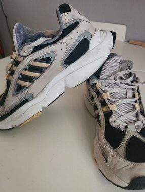 ADIDAS ORIGINALS Sneakers, Sz 7 (US)